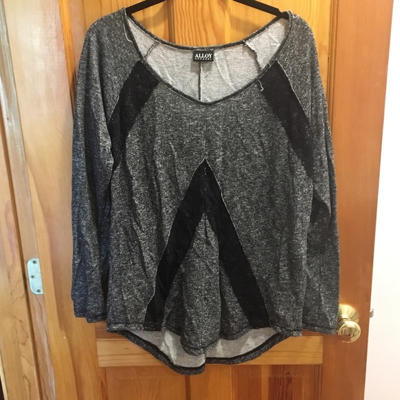 COPY - Sweat with lace detail on front - Picture 1 of 3